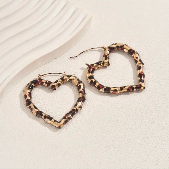 Heart-Shaped Gold and Black Earrings - Picture 3 of 4